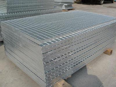 钢网格板有多种用途，在材料上是可选